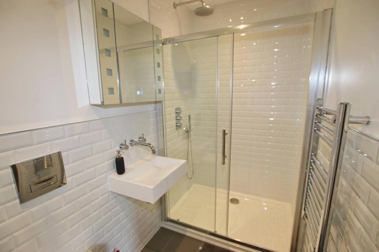 Modern Home For Small Groups By Stones Throw Apartments - Free Parking - Sea View Worthing Exterior photo